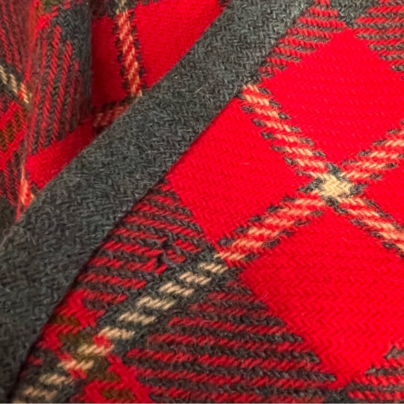 VINTAGE Bobby Brooks button up tartan plaid cape coat - Picture 9 of 10